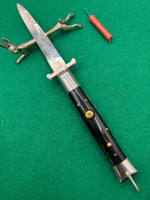 Stileto Rissuto Misspelled Rizzy Swing Guard