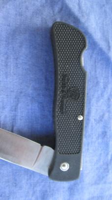 Smith & Wesson Scrimshaw USA Folding Lockback Knife BEAR Smith & Wesson Scrimshaw USA Folding Lockback Knife BEAR