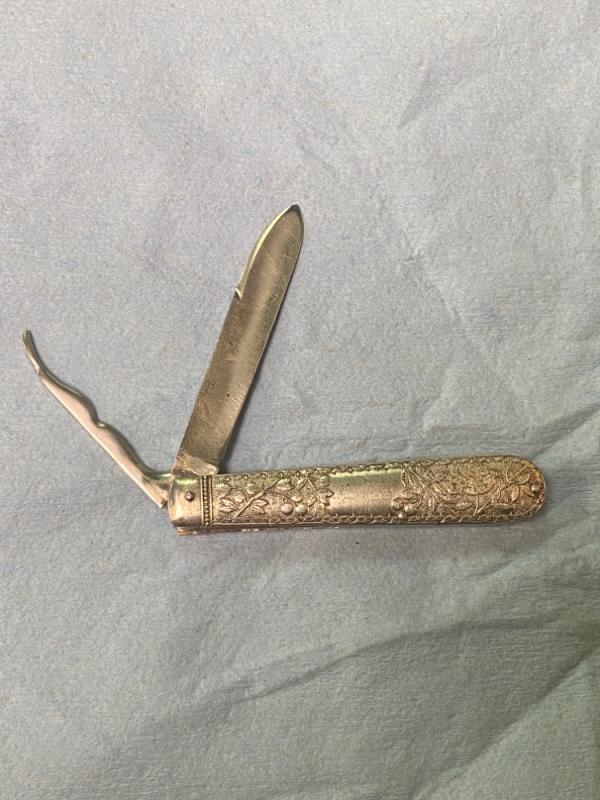 Vintage Ornate Fruit Knife – Unmarked Silver Handle – 2 Blade Vintage Ornate Fruit Knife – Unmarked Silver Handle – 2 Blade