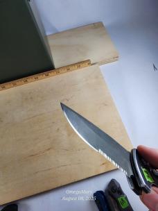 Gerber 06 Auto Drop Point Serrated #3A Medium usage Gerber 06 Auto Drop Point Serrated #3A Medium usage