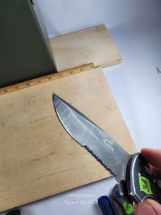Gerber 06 Auto Drop Point Serrated #3A Medium usage Gerber 06 Auto Drop Point Serrated #3A Medium usage