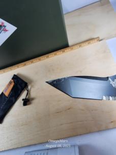 Benchmade 9500SBK Mini Auto-Stryker Serrated Light usage, warrantied Benchmade 9500SBK Mini Auto-Stryker Serrated Light usage, warrantied