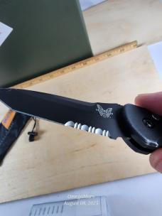 Benchmade 9500SBK Mini Auto-Stryker Serrated Light usage, warrantied Benchmade 9500SBK Mini Auto-Stryker Serrated Light usage, warrantied