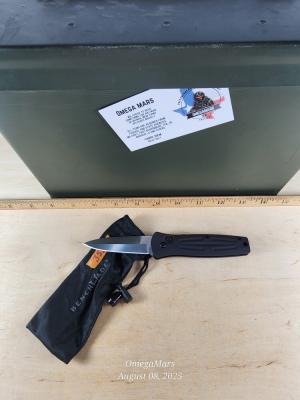 Benchmade 3550 Stimulus Light usage, warrantied, brand new handles