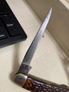 Utica Kutmaster muskrat edc not mint. Carbon steel Utica Kutmaster muskrat edc not mint. Carbon steel