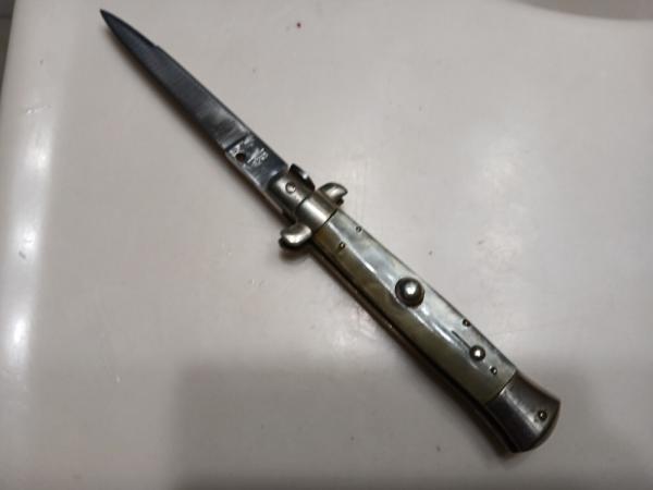 Vintage 8" Virginia Switchblade with Clear Scales Vintage 8" Virginia Switchblade with Clear Scales