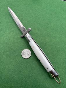 Sweet Early Pearl Scaled Rizzuto Estileto Swing Guard Sweet Early Pearl Scaled Rizzuto Estileto Swing Guard