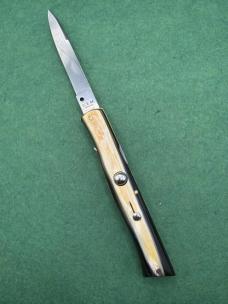 New Round Button 60’s Style Ackermannchen Type Knife in Premium horn New Round Button 60’s Style Ackermannchen Type Knife in Premium horn