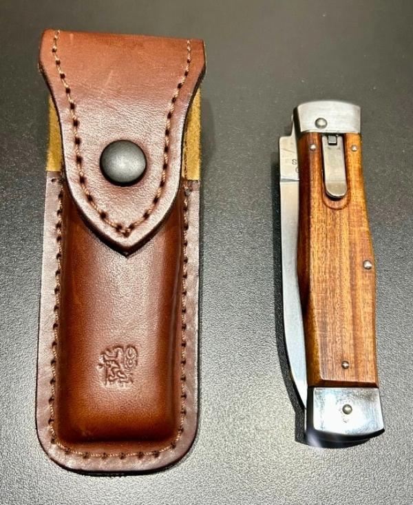 Mikov Leverlock, Double-Bolster, Cocobolo Scales Mikov Leverlock, Double-Bolster, Cocobolo Scales