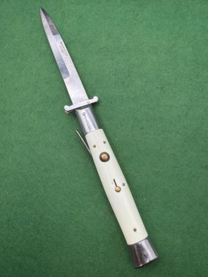 10.5” small swing guard white rizzy