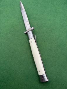 10.5” small swing guard white rizzy 10.5” small swing guard white rizzy
