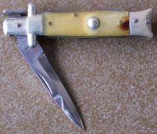 1950's VALOR # 587-T lockback Switchblade lookalike Pocket Knife horn handles 1950's VALOR # 587-T lockback Switchblade lookalike Pocket Knife horn handles