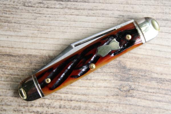 Great Eastern Cutlery GEC Northfield 661225 "Lil Cowboy" - Amber Worm Groove Bn Great Eastern Cutlery GEC Northfield 661225 "Lil Cowboy" - Amber Worm Groove Bn