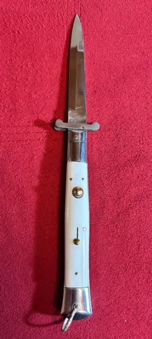 Rizzuto estileto style swing guard switchblade