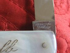 Small ROBESON 2 bl pen knife w/pearl scales. Pattern no. 722487 Small ROBESON 2 bl pen knife w/pearl scales. Pattern no. 722487