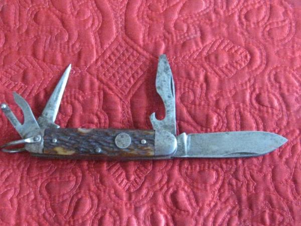 WW2 USMC 4 bl utility knife with bone scales WW2 USMC 4 bl utility knife with bone scales