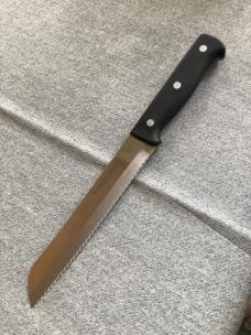 Vintage (4) J.A. HENCKELS International Serrated-Edge Kitchen Knives Ready for Use Vintage (4) J.A. HENCKELS International Serrated-Edge Kitchen Knives Ready for Use