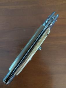 RENZO BELTRAME 23CM/9 INCH BLONDE HORN KRISS BLADE AUTOMATIC STILETTO RENZO BELTRAME 23CM/9 INCH BLONDE HORN KRISS BLADE AUTOMATIC STILETTO
