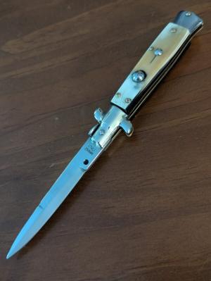 18CM-7 INCH PICKLOCK MADE IN MANIAGO ITALY BAYONET STILETTO IN UNUSUALLY COLORFUL BRAZILIAN HORN 