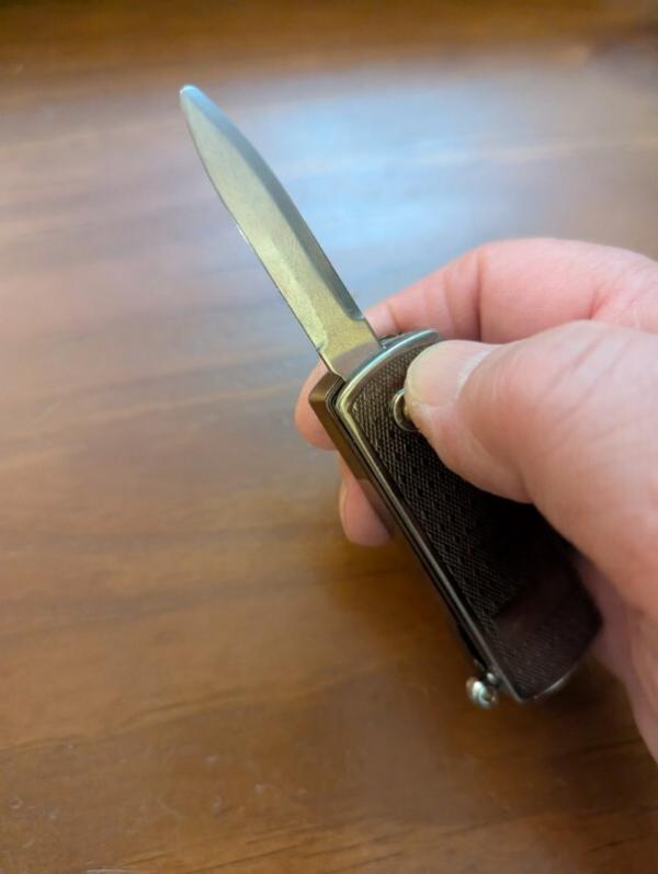 VINTAGE CIGARETTE LIGHTER PLUNGLOCK SWITCHBLADE DAGGER BLADE VINTAGE CIGARETTE LIGHTER PLUNGLOCK SWITCHBLADE DAGGER BLADE