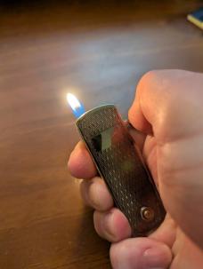 VINTAGE CIGARETTE LIGHTER PLUNGLOCK SWITCHBLADE DAGGER BLADE VINTAGE CIGARETTE LIGHTER PLUNGLOCK SWITCHBLADE DAGGER BLADE