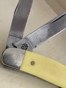 Case 3318 CV yellow stockman 2020 EDC Case 3318 CV yellow stockman 2020 EDC