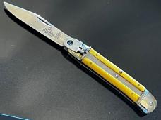 Vintage Hubertus Solingen Germany Smooth Yellow Celluloid Springer Leverlock 4” Fast MINT. Vintage Hubertus Solingen Germany Smooth Yellow Celluloid Springer Leverlock 4” Fast MINT.