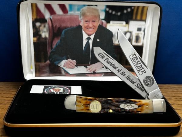 Case XX USA President Trump W/Gold Plated DJT Initials Inlaid Shield Trapper Peach Seed Bone/Box NEW Case XX USA President Trump W/Gold Plated DJT Initials Inlaid Shield Trapper Peach Seed Bone/Box NEW