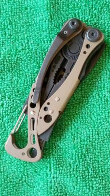 Leatherman Skeletool Coyote Tan Black Finish Very Good Condition Free Belt Sheath Leatherman Skeletool Coyote Tan Black Finish Very Good Condition Free Belt Sheath