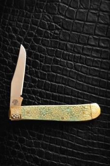 CASE 2015 KALEIDOSCOPE ETCHED CARIBBEAN BLUE BONE 1-BLADE MINI TRAPPER CASE 2015 KALEIDOSCOPE ETCHED CARIBBEAN BLUE BONE 1-BLADE MINI TRAPPER