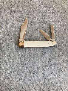 Vintage 1976 CASE XX 4380, NKCA, White Composition Handles, Whittler Pocket Knife Vintage 1976 CASE XX 4380, NKCA, White Composition Handles, Whittler Pocket Knife