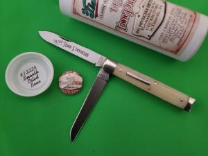 Great Eastern Cutlery Tidioute 412226 "The New Town Physician" Smooth Oiled Bone
