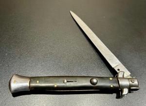 Vintage 1970s 11” Italian Stiletto, Horn Scales