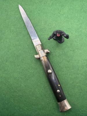 9” Vintage Button Open Button Close Stiletto
