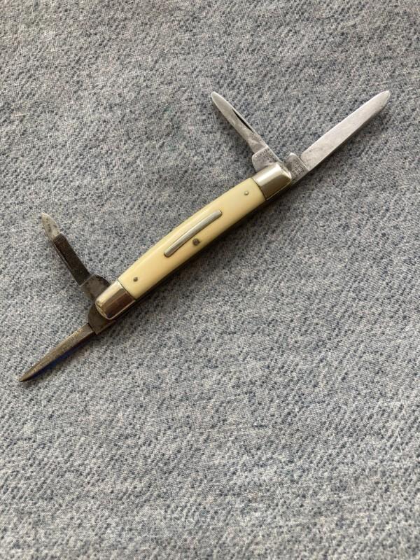 Antique NEW YORK KNIFE CO., WALDEN, Ivory Handled, 4-Blade, Classic Congress Pattern Pocket Knife Antique NEW YORK KNIFE CO., WALDEN, Ivory Handled, 4-Blade, Classic Congress Pattern Pocket Knife