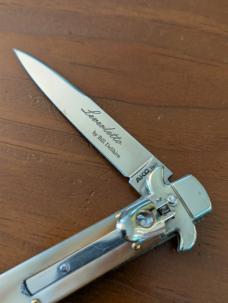 20CM-8 INCH AKC LEVERLETTO SWEDGE BLADE BRAZILIAN HORN NICKEL SILVER BOLSTERS AUTOMATIC 20CM-8 INCH AKC LEVERLETTO SWEDGE BLADE BRAZILIAN HORN NICKEL SILVER BOLSTERS AUTOMATIC