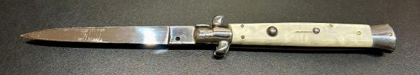 Vintage B Rostfrei Italian 11” Swivel-Bolster, White Pearlex Scales