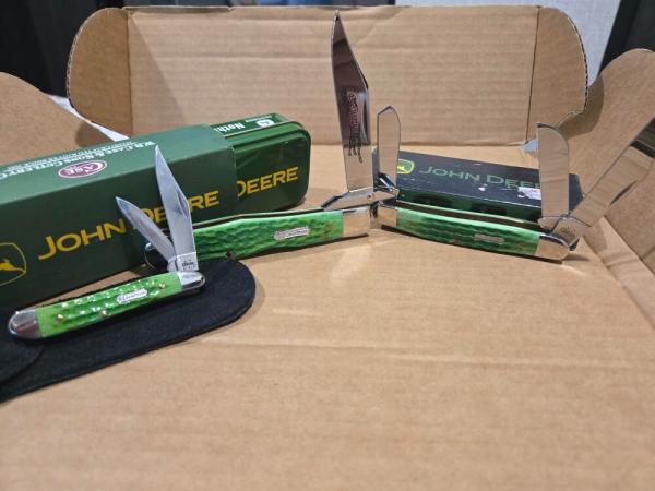 Case XX John Deere Knives (3) Case XX John Deere Knives (3)