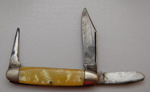 Wards In Very Good Condition With Pearl Synthetic Covers 3 5/8
