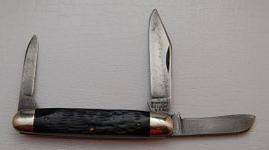 Robeson In Very Good Condition With Black Bone Covers 3 1/4