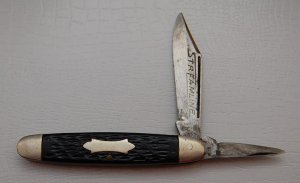 Camillus In Very Good Condition With Black Synthetic Covers 3 3/8