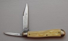 Schrade In Excellent Condition With Yellow Synthetic Covers 3 Schrade In Excellent Condition With Yellow Synthetic Covers 3