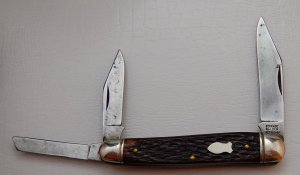 Schrade In Excellent Condition With Brown Synthetic Covers 3 3/4