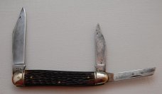 Schrade In Excellent Condition With Brown Synthetic Covers 3 3/4 Schrade In Excellent Condition With Brown Synthetic Covers 3 3/4