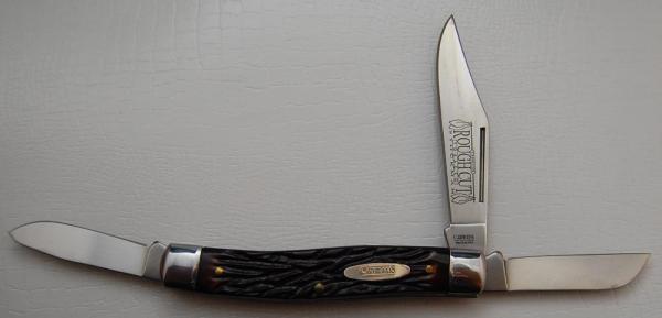 Camillus In Near Mint Condition With Red Bone Synthetic Covers 3 7/8 Camillus In Near Mint Condition With Red Bone Synthetic Covers 3 7/8