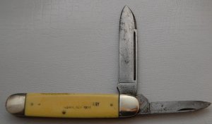 Camillus In Excellent Condition With Ivory Celluloid Covers 4 1/4