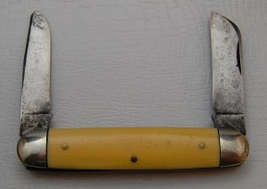 Schrade In Excellent Condition With Ivory Celluloid Covers 3 5/8