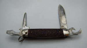 Ulster In Excellent Condition With Brown Celluloid Covers 3 3/4