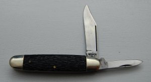 Kutmaster In Excellent Condition With Black Synthetic Covers 3 3/8