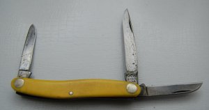 Ka-Bar In Excellent Condition With Yellow Synthetic Covers 4
